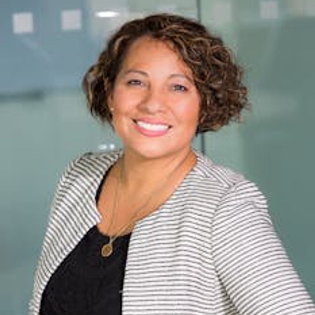 Discover Ultimate Comfort: The Stylish Nursing Crop Every First Trimester Mom Needs!