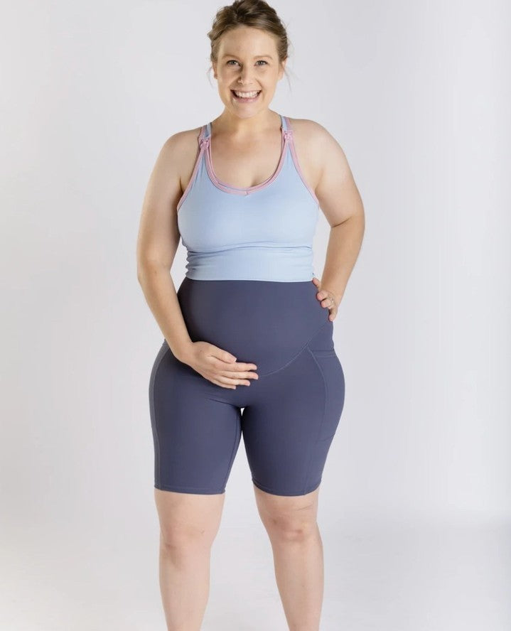 Built-in stretch. Zero drama.